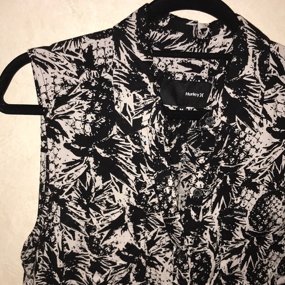 Hurley Pineapple Blouse - Picture 4 of 5